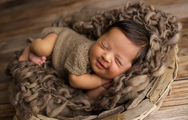 Sash Gow Photography - Dubai Newborn Photographer - Baby Emilio 3