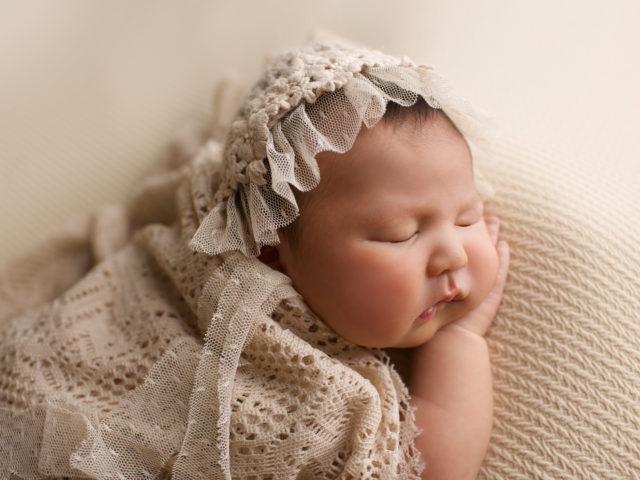 Sasha Gow Photographer - Dubai Baby Photographer-Dubai Newborn Photographer