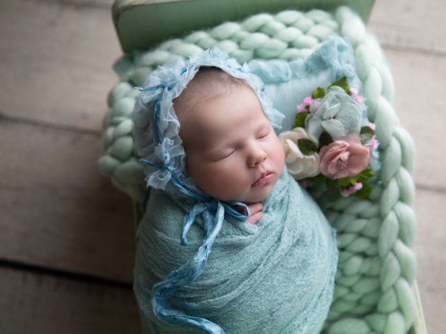 https://sashagowphotography.com/packages/dubai-newborn-photography-packages/